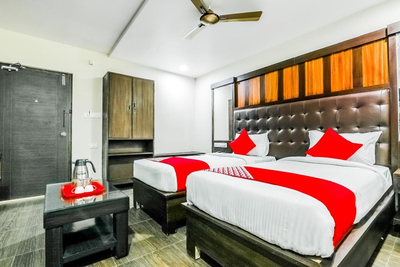 Oyo 16155 Hotel Dcm Grand Vijayawāda Eksteriør billede
