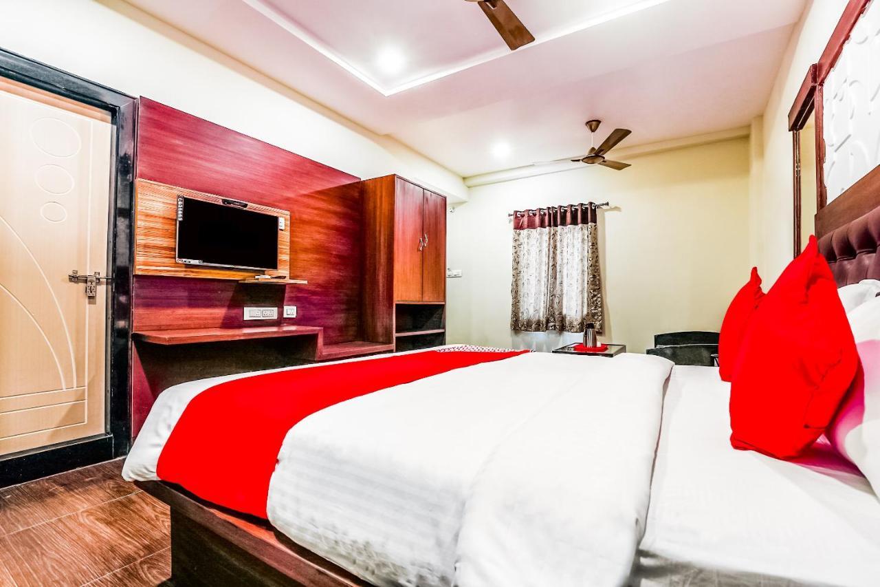 Oyo 16155 Hotel Dcm Grand Vijayawāda Eksteriør billede