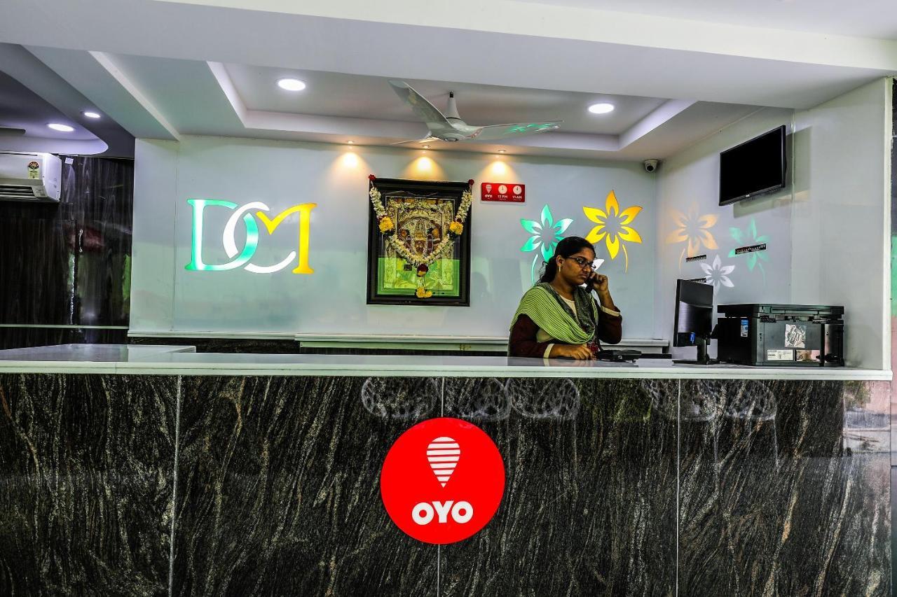 Oyo 16155 Hotel Dcm Grand Vijayawāda Eksteriør billede